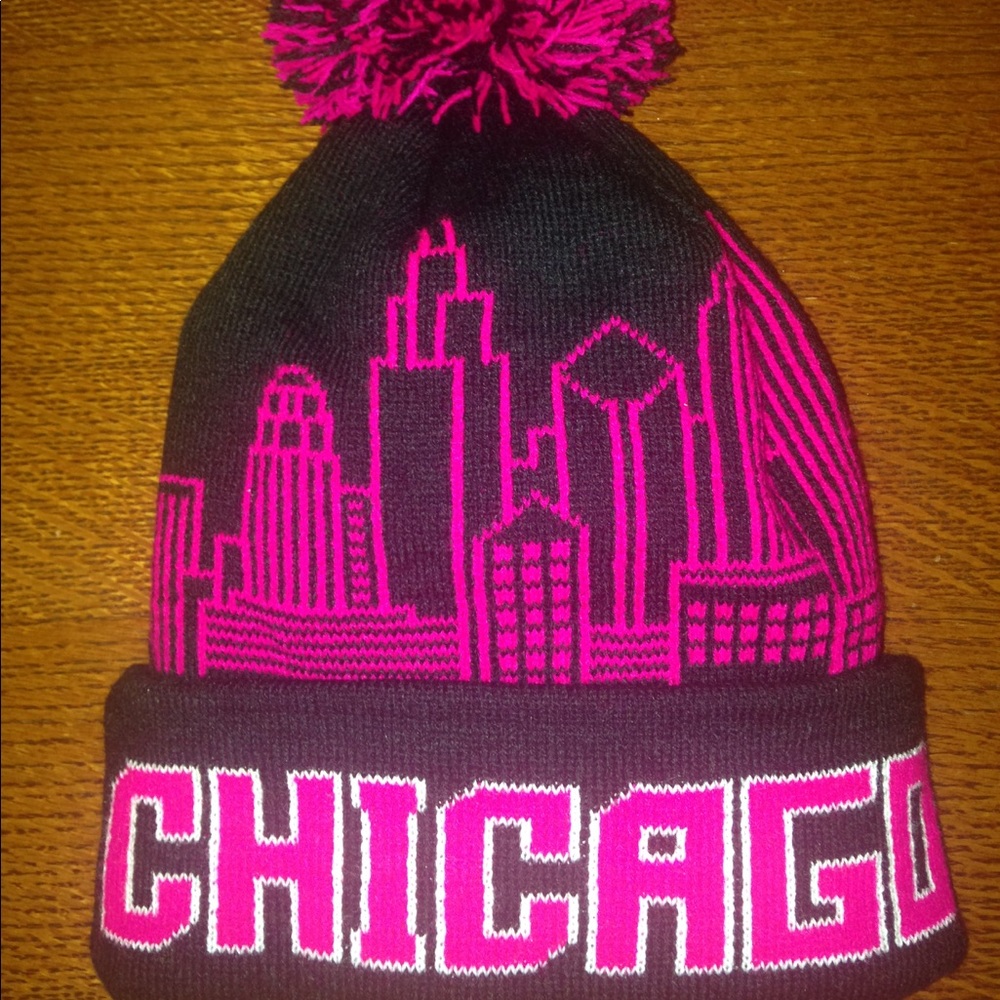 Chicago stocking cap with Pom-pom Like New!